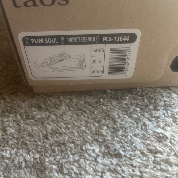 Taos Women’s Tennis Shoes Size 8 - Picture 5 of 5
